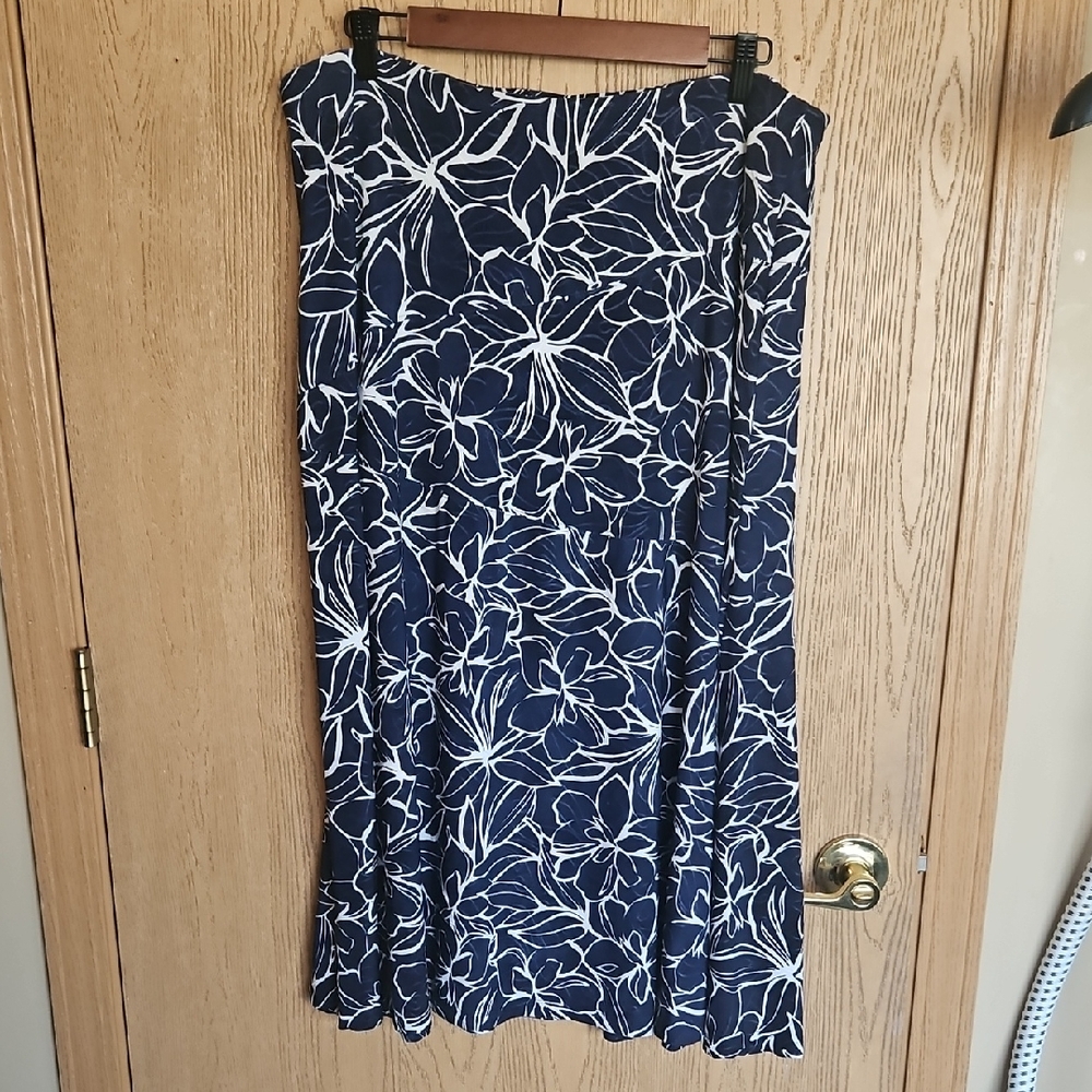 JM Collection Navy and White Floral A-Line Skirt